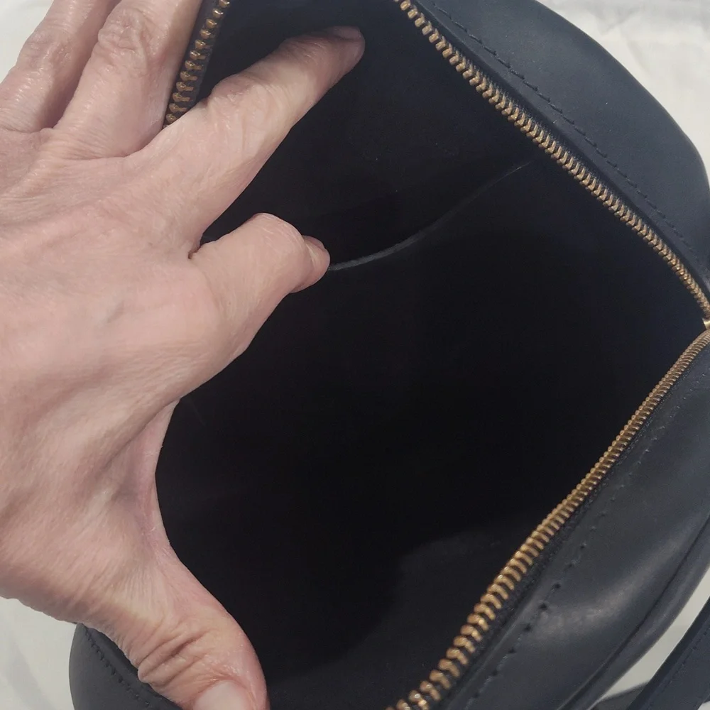 Portland Leather Large Circle Crossbody Bag In Black - Picture 6 of 11